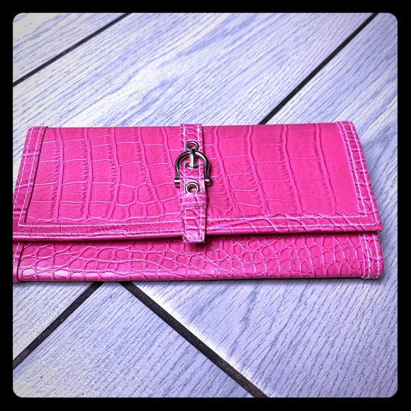 ✨💖 Pink Croc Cookie Lee FS Wallet 💖✨ - Picture 1 of 8